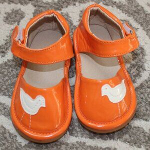 NEW OFC Boutique Toddler Girls Orange Patent White Bird Squeaker Mary Janes sz 6